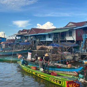 Private Tonle Sap Floating Village Tour by Vintage Jeep & Boat